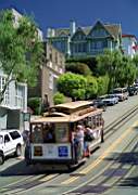 Un Cable Car dans les rues en pentes